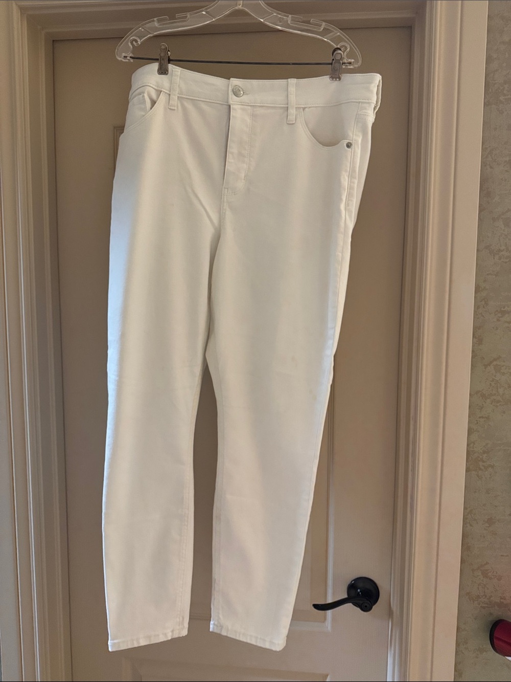 Ava & Viv White Straight-Leg Women’s Jeans